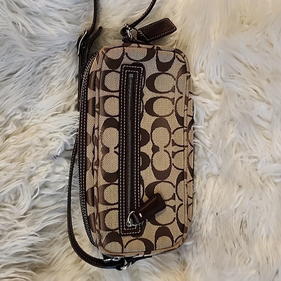 Coach Handbags - 🎉Coach Signature Brown Cross Body Bag 6073